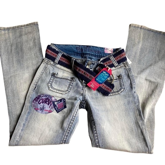 WALLFLOWER - Picture 2 of 4